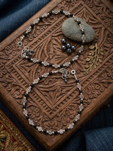 The "Midnight Bloom" Floral Beaded Anklet